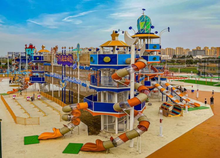 Ocean-Themed Large-Scale Playground