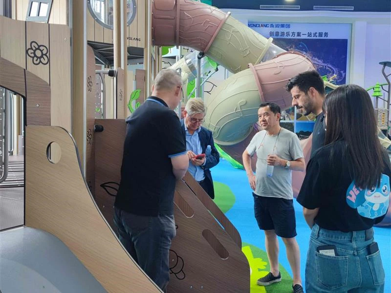 Welcome Our Friends Visit Yonglang Showroom