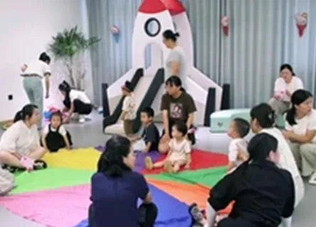 Very Welcome Little Friends Visit Yonglang Kindergarten Showroom