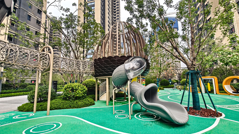 Energetic Outdoor Space Experience