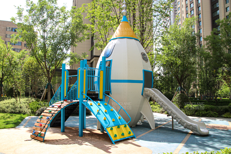 Rocket Style Eye-catching Outdoor Playground