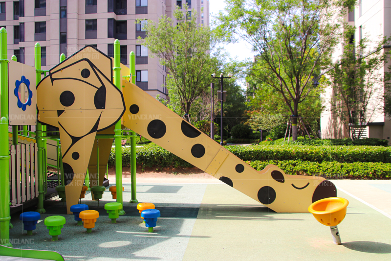 The Friendly Giraffe: Yonglang's Natural Play Spot